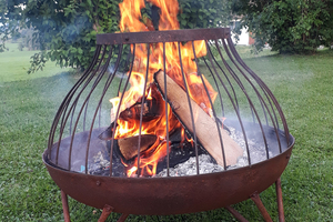Gemütliches Beisammensein rund um die Feuerschale